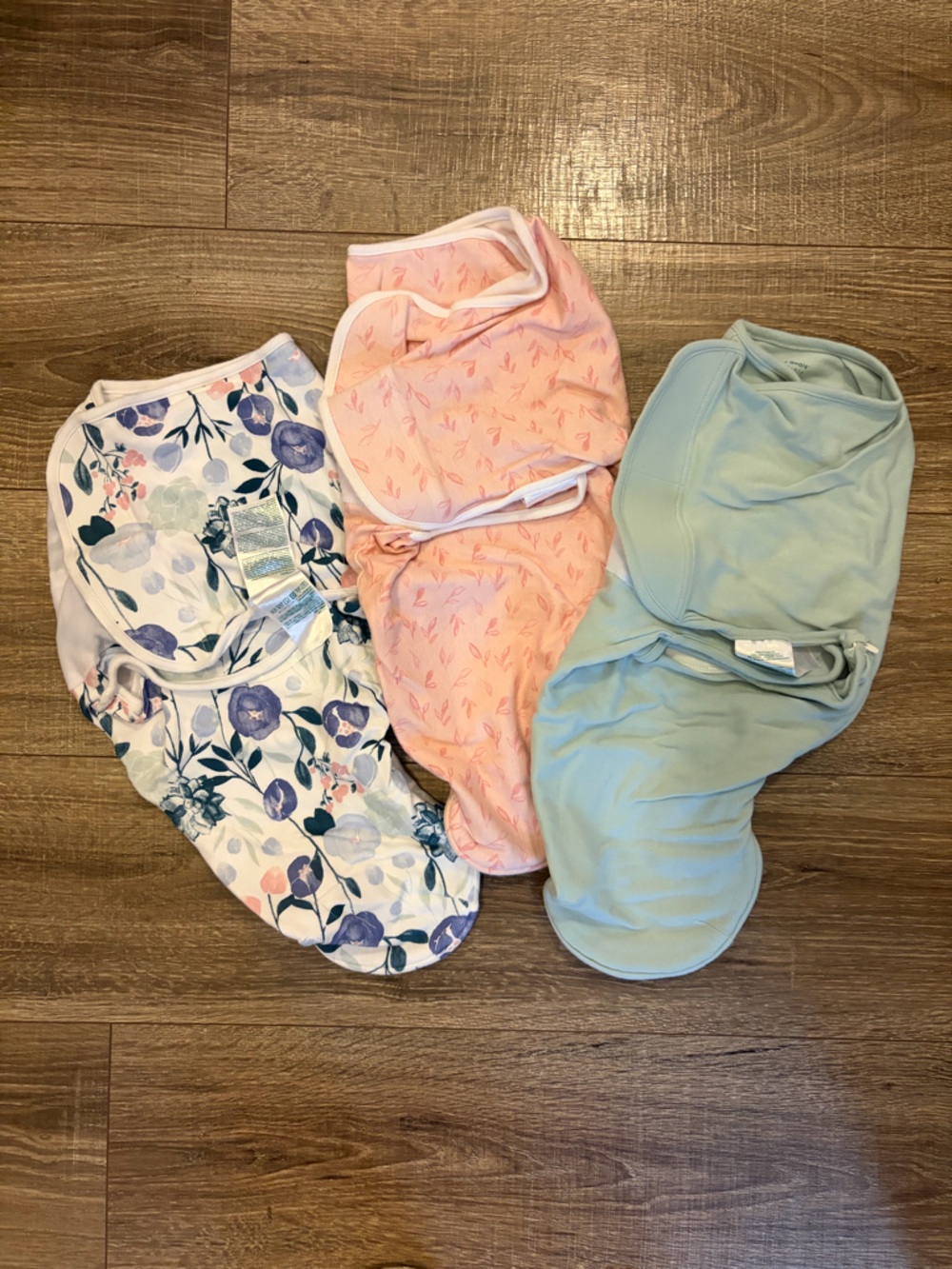 Aden and Anais 100% cotton Baby Swaddle Set - Floral, Peach, Mint